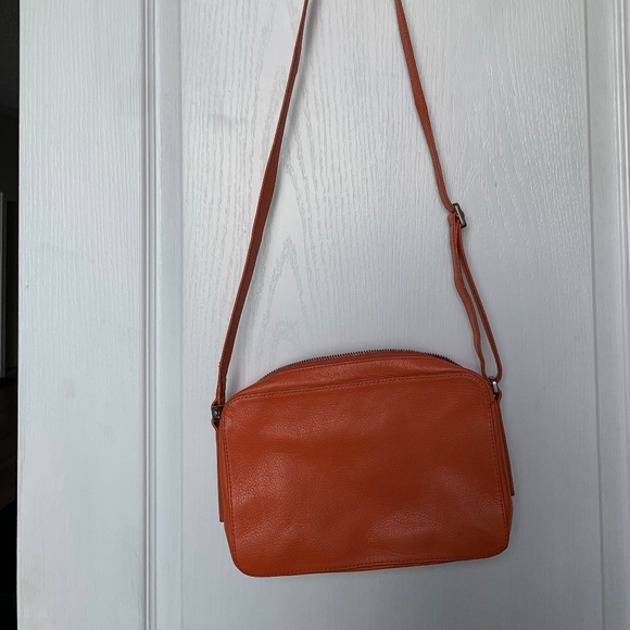 Fossil Leather Riley Crossbody - Picture 4 of 15